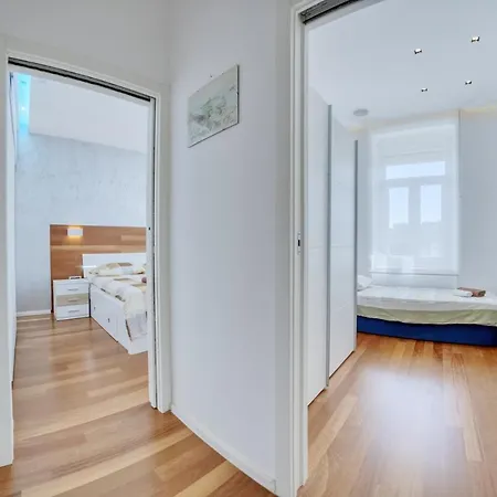 Light In Apartment Pula