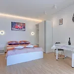 דירה Light In פולה