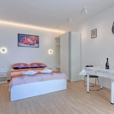 Apartment Light In Pula