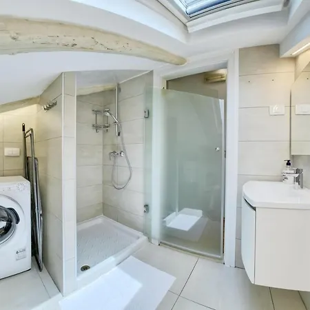 Light In 公寓 普拉