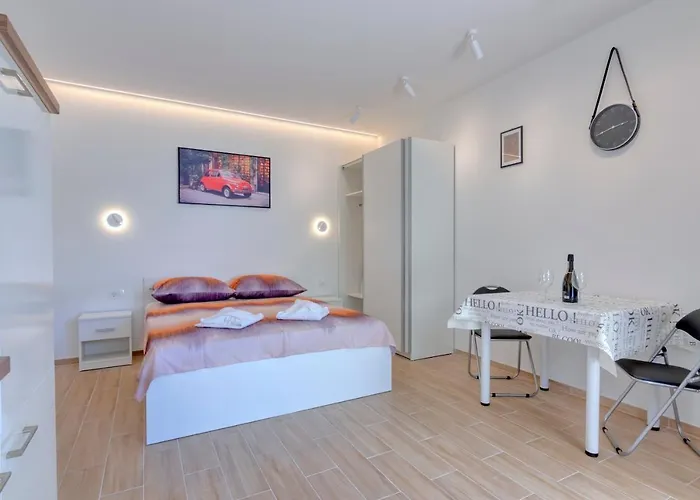 아파트 Light In 풀라